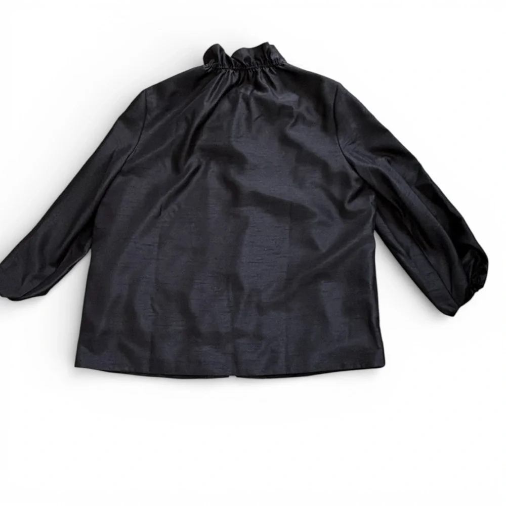 Chico’s Black Dressy Topper Jacket – Ruffle Collar | NWT | Size 3 (16/18) - Picture 6 of 12